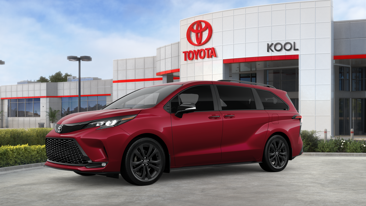 New 2026 Ruby Flare Pearl <sup>1</sup> Toyota  XSE image 3
