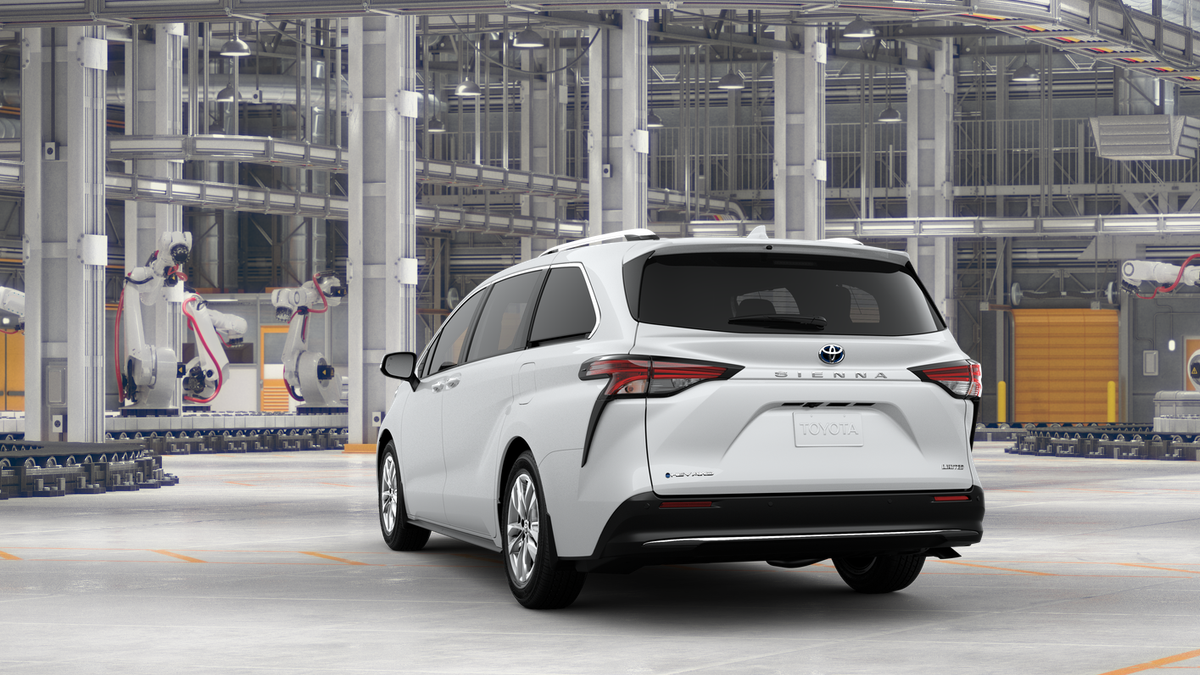 2025 Toyota Sienna Limited photo 9