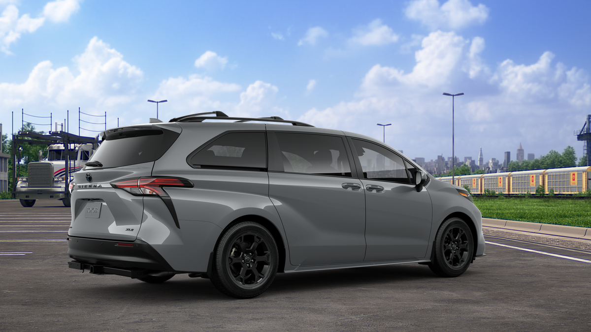 2025 Toyota Sienna XSE photo 10