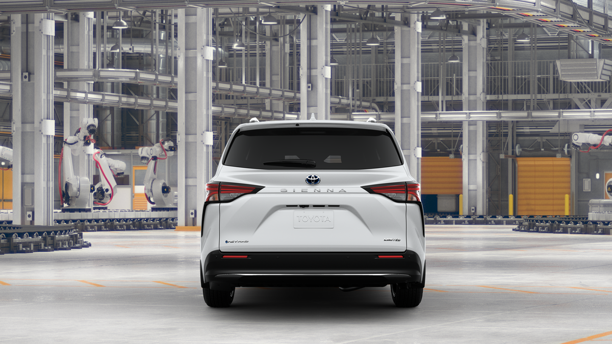 2025 Toyota Sienna Limited photo 10