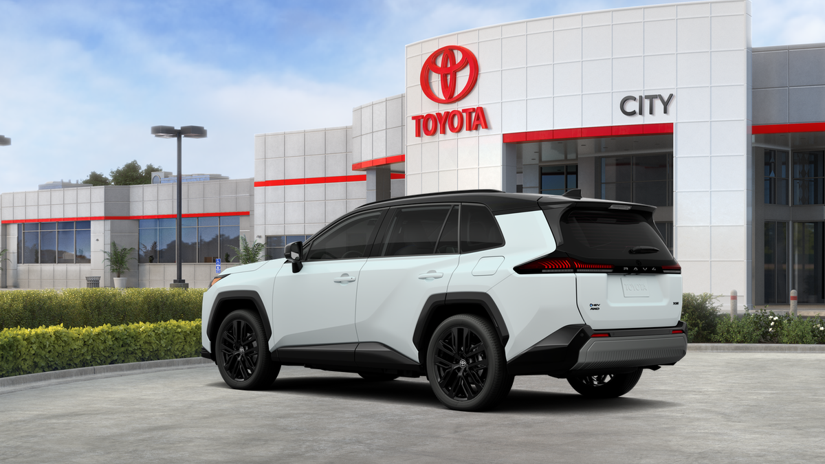 New 2026 Wind Chill Pearl with Midnight Black Metallic roof <sup>1</sup> Toyota  XSE image 8