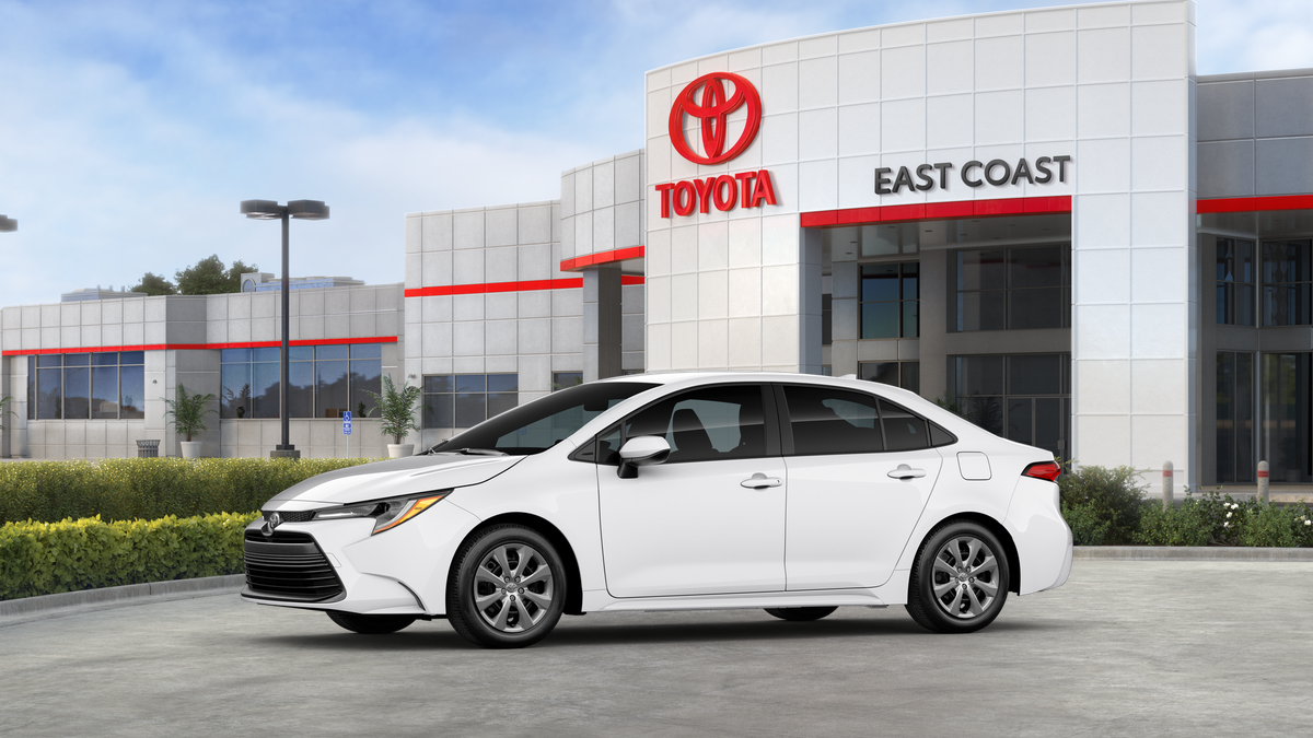 2025 Toyota Corolla LE photo 4