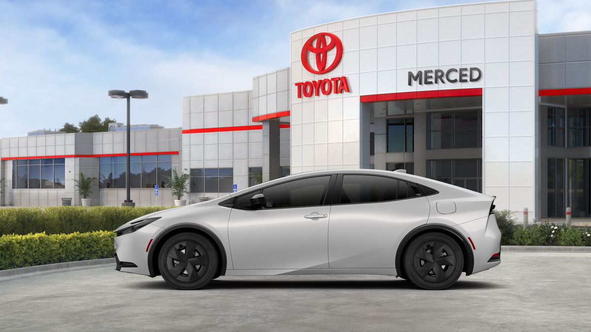 2026 Toyota Prius Plug-in Hybrid SE photo 4