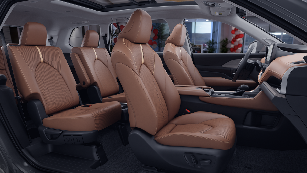 New 2026 Wind Chill Pearl <sup>1</sup> Toyota  Platinum image 22