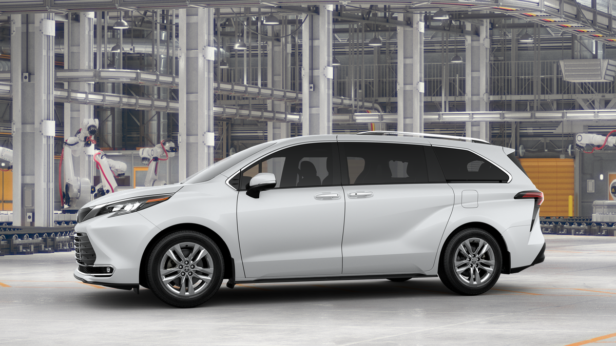 2025 Toyota Sienna Limited photo 5