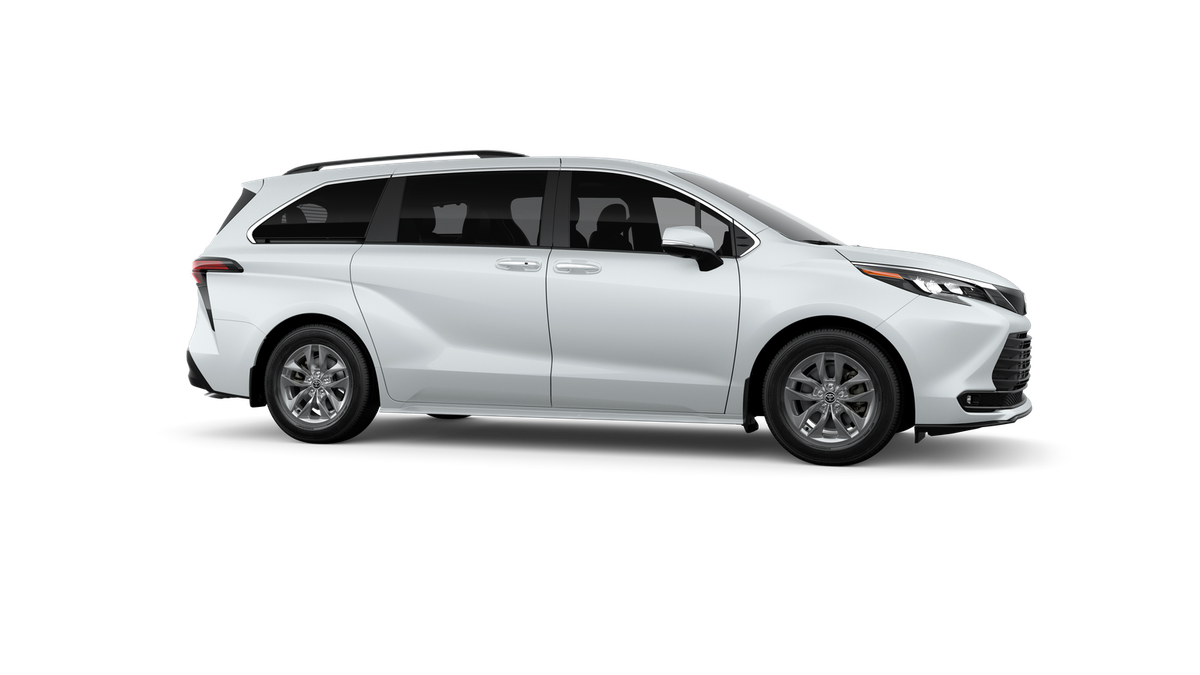 New 2026 Wind Chill Pearl <sup>1</sup> Toyota  XLE image 15
