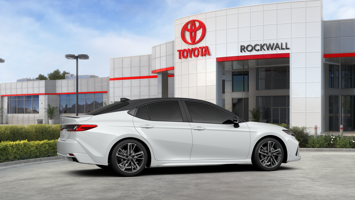 New 2026 Wind Chill Pearl with Midnight Black Metallic roof <sup>1</sup> Toyota  XSE image 13