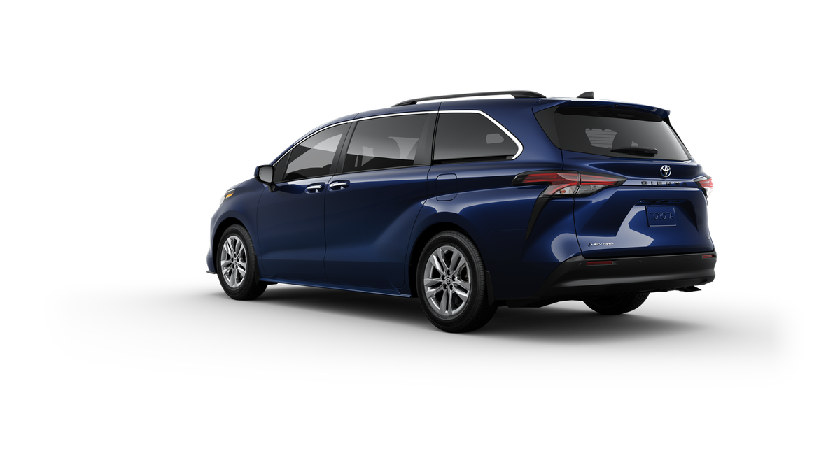 2025 Toyota Sienna XLE photo 22