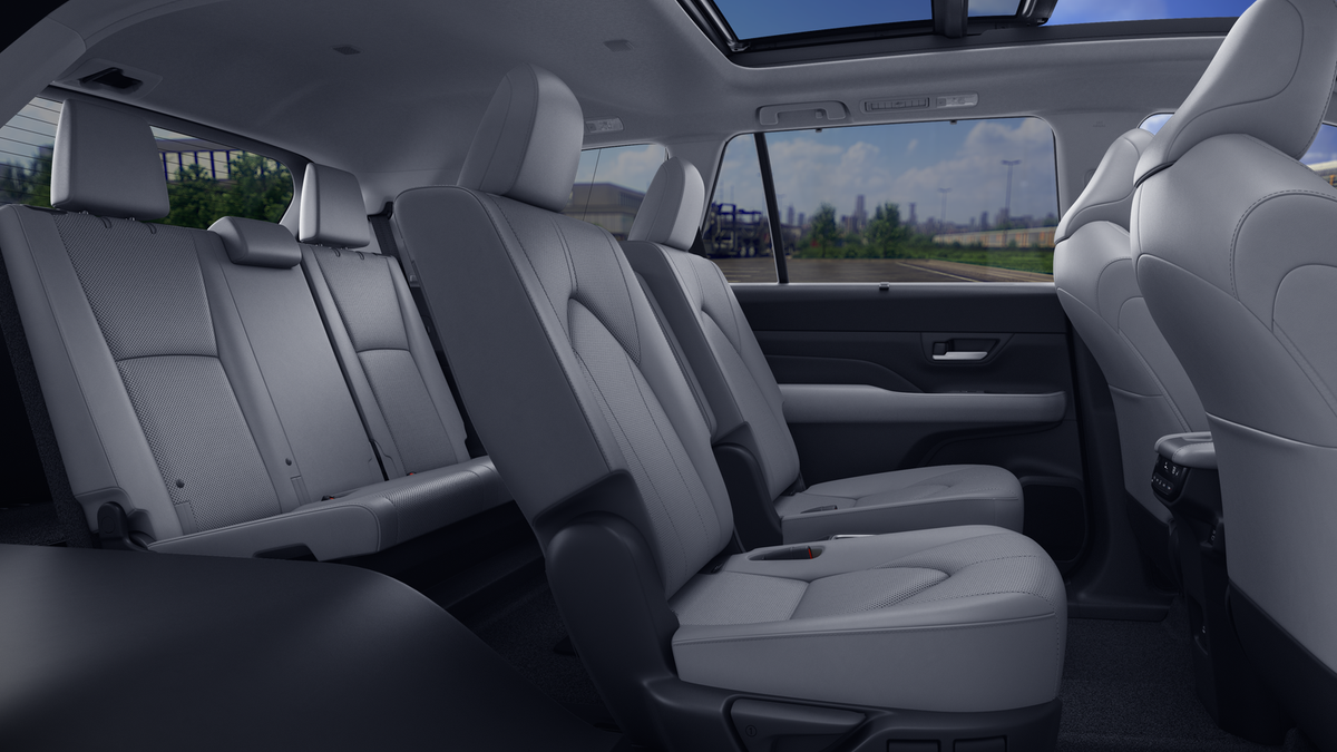 2026 Toyota Highlander Hybrid Limited photo 21