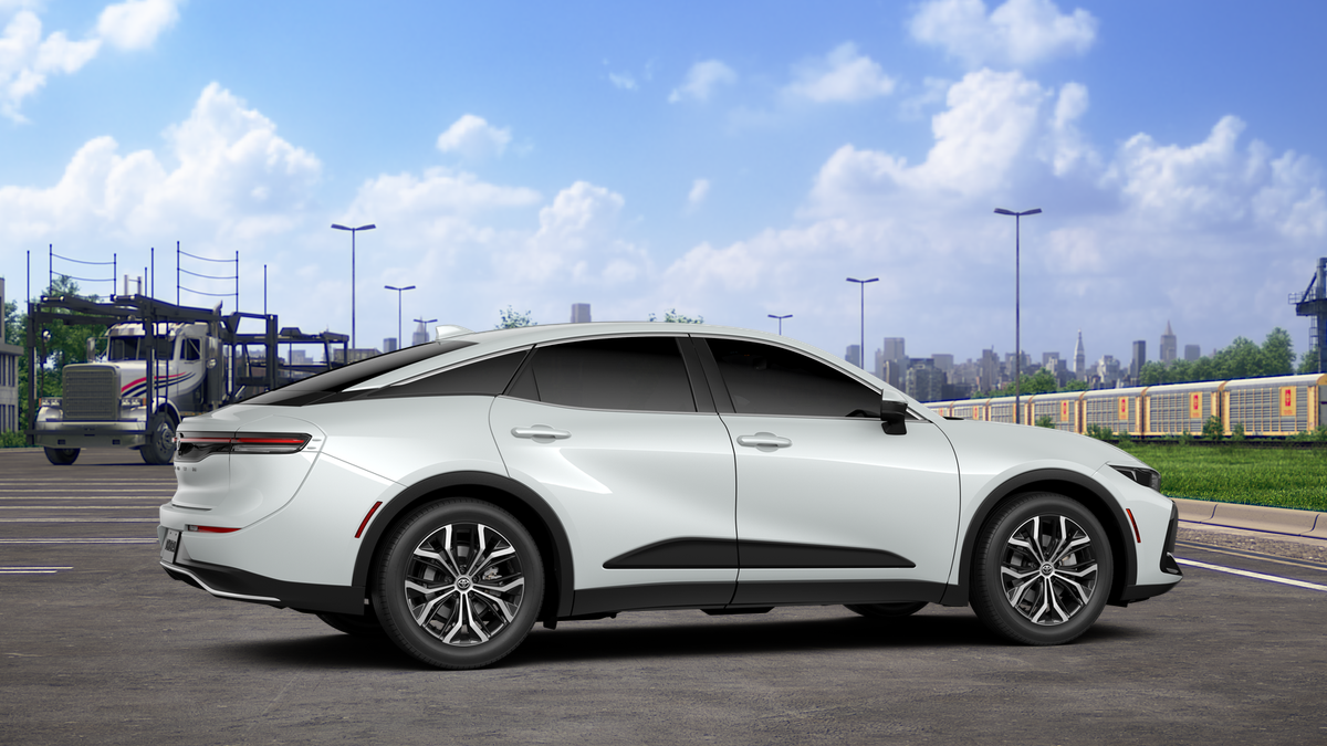 2026 Toyota Crown XLE photo 11