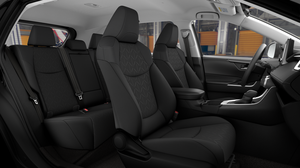 2025 Toyota RAV4 XLE photo 14