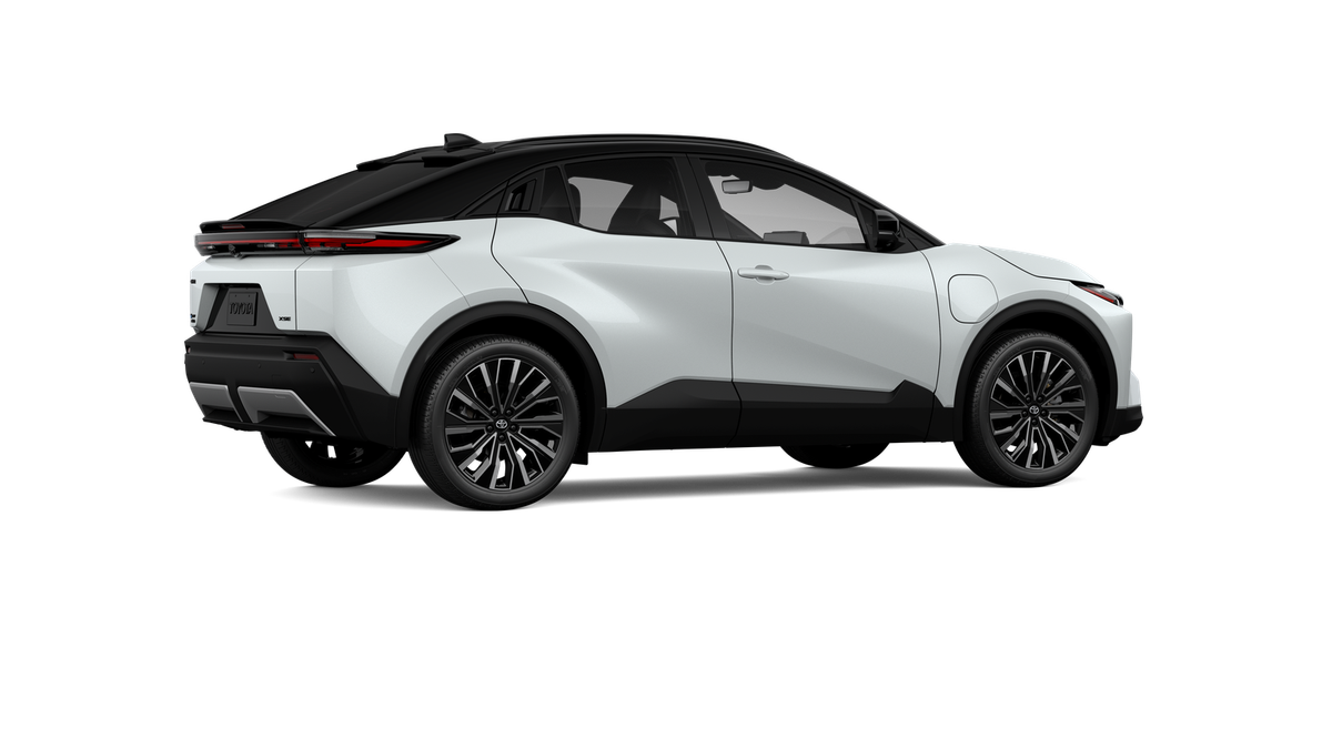 New 2026 Wind Chill Pearl with Midnight Black Metallic roof <sup>1</sup> Toyota  XSE image 13