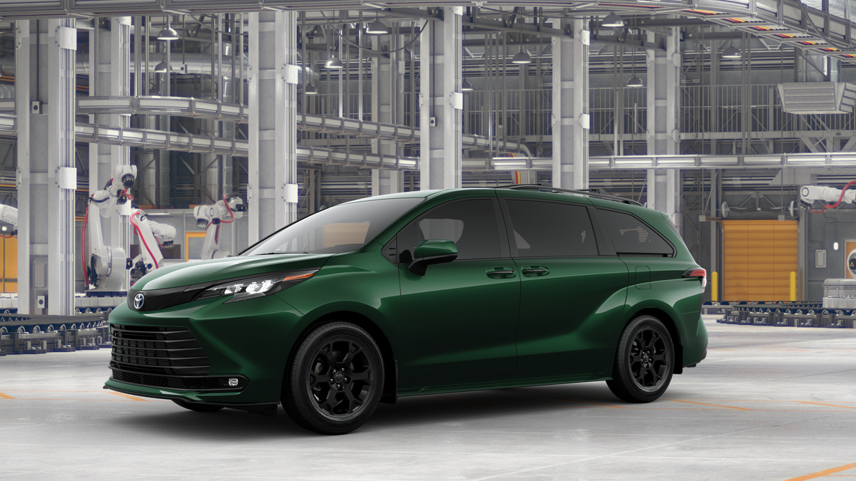2025 Toyota Sienna Woodland Edition photo 4