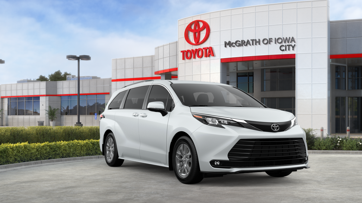 New 2026 Wind Chill Pearl <sup>1</sup> Toyota  XLE image 17