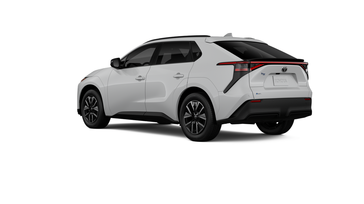 New 2026 Wind Chill Pearl <sup>1</sup> Toyota  XLE image 8