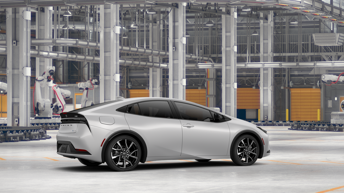 2026 Toyota Prius Plug-in Hybrid XSE photo 13