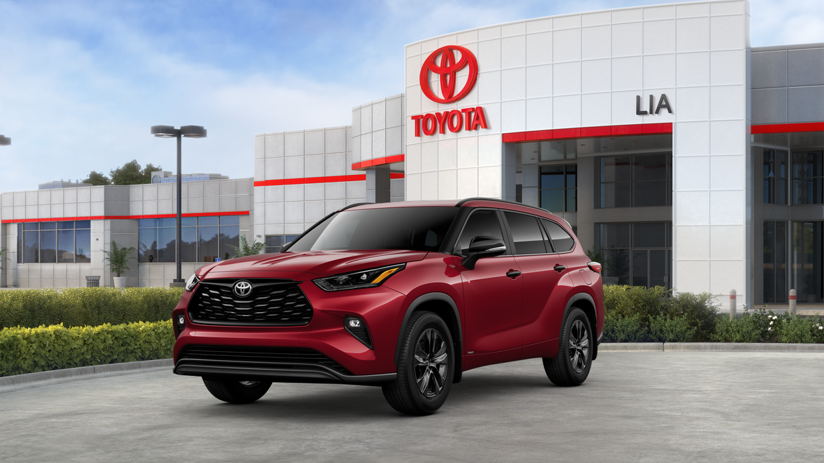 2025 Toyota Highlander Hybrid XLE Nightshade
