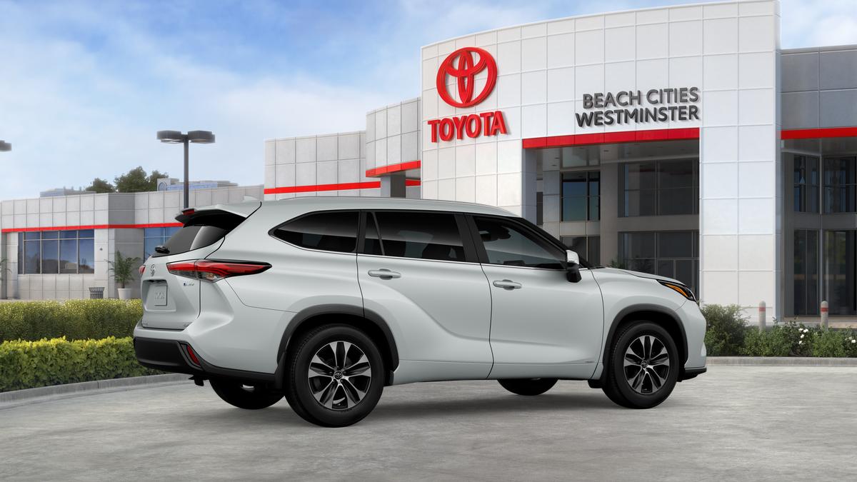 New 2026 Wind Chill Pearl <sup>1</sup> Toyota  XLE image 14