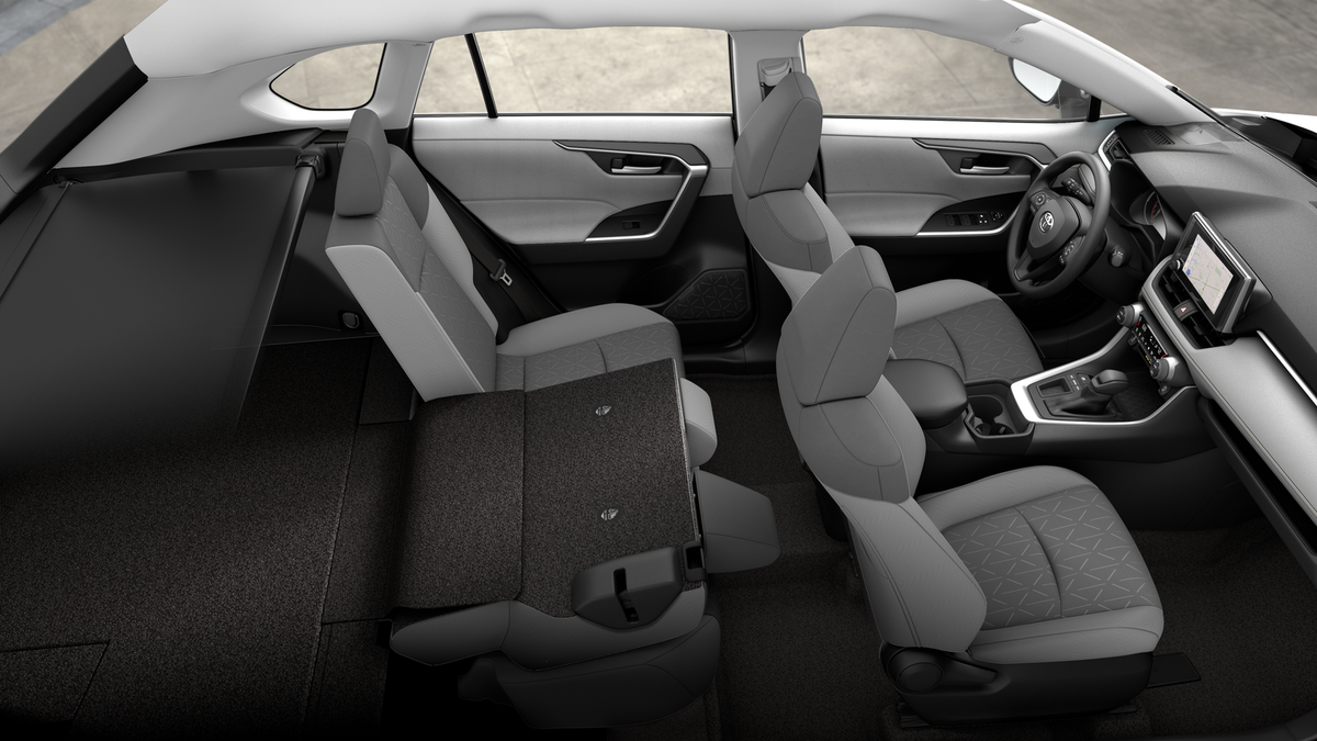 2025 Toyota RAV4 XLE photo 3