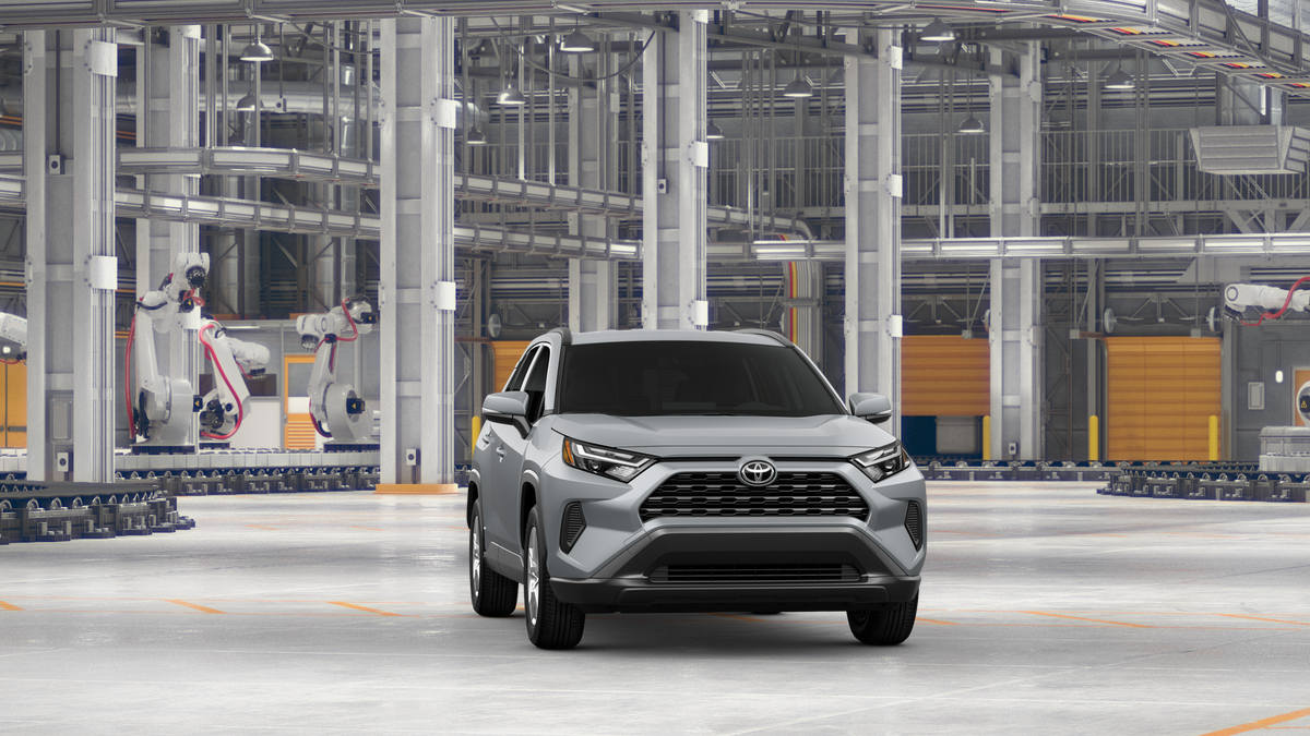 2025 Toyota RAV4 Hybrid XLE photo 17