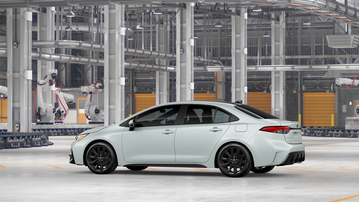 New 2026 Wind Chill Pearl with Midnight Black Metallic roof <sup>1</sup> Toyota  SE image 7