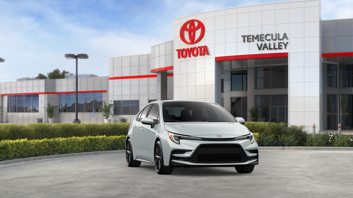 New 2026 Wind Chill Pearl with Midnight Black Metallic roof <sup>1</sup> Toyota  XSE image 18