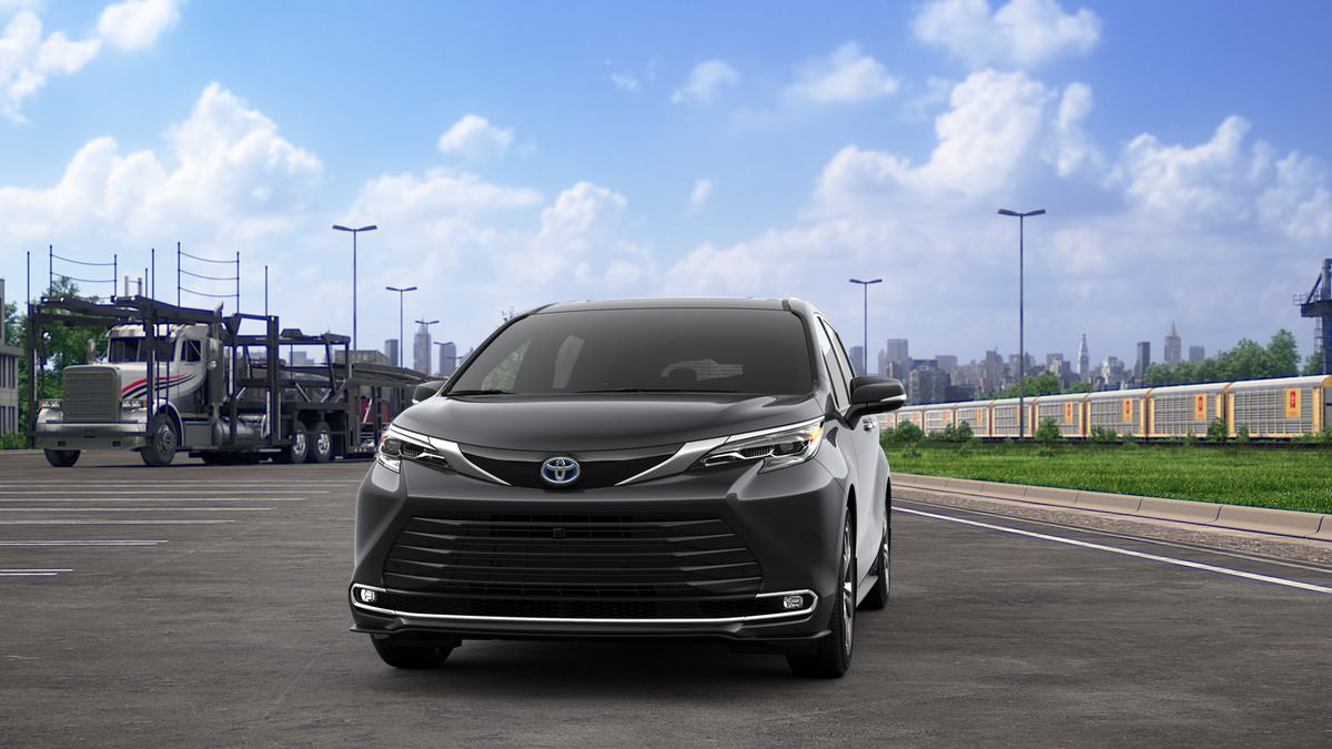 2025 Toyota Sienna Platinum photo 3