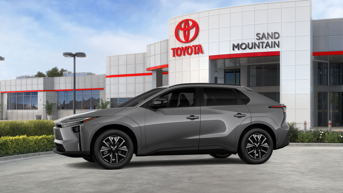 New 2026 Heavy Metal <sup>1</sup> Toyota  XLE image 27