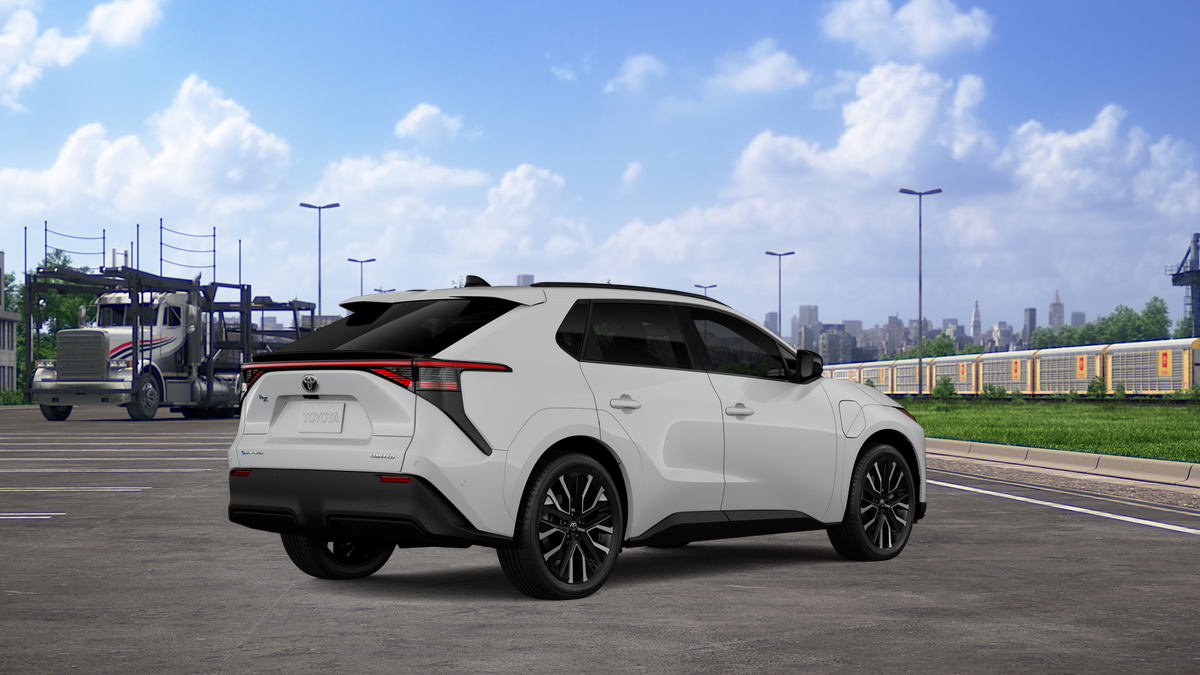 New 2026 Wind Chill Pearl <sup>1</sup> Toyota  Limited image 12