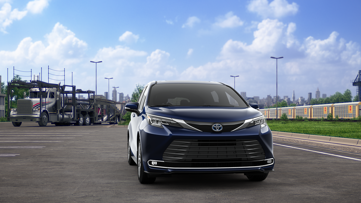 2025 Toyota Sienna Limited photo 16