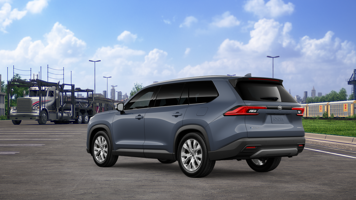 2026 Toyota Highlander Hybrid Limited photo 8