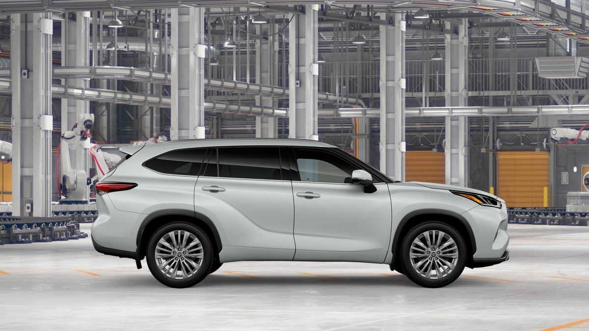 New 2026 Wind Chill Pearl <sup>1</sup> Toyota  Platinum image 14