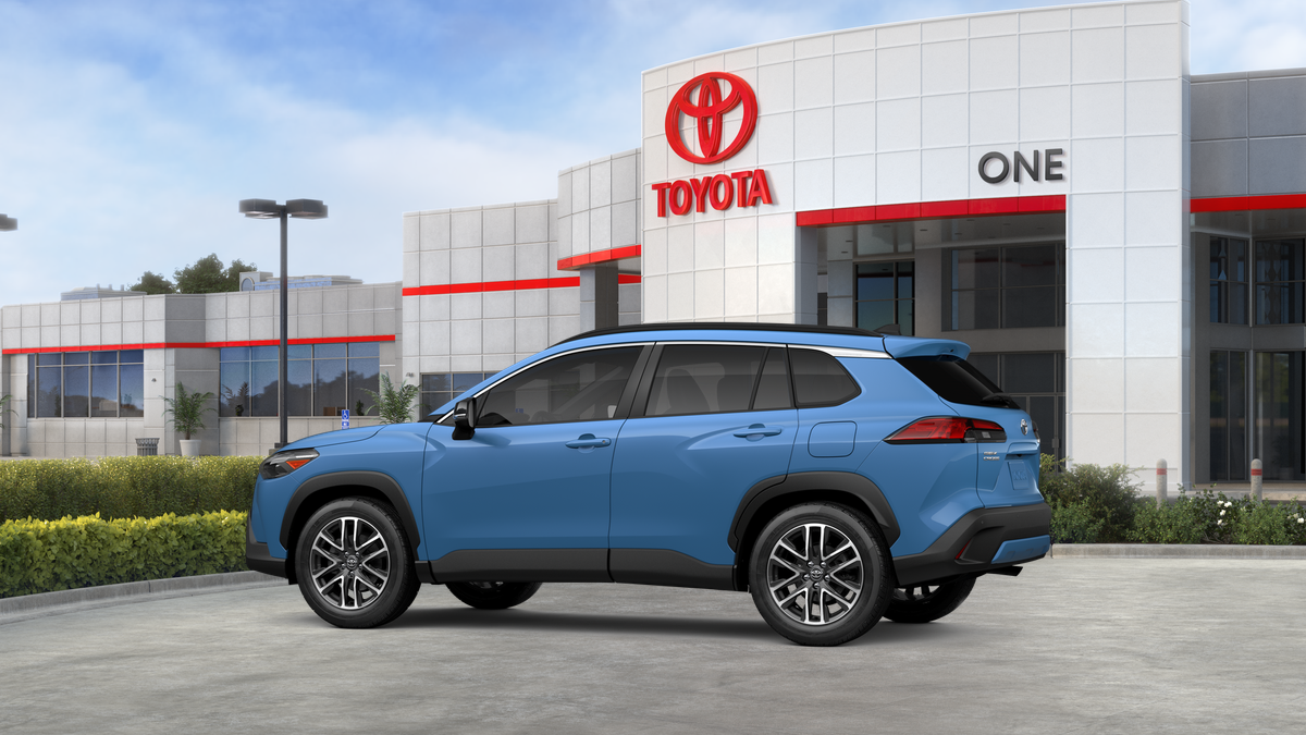 2026 Toyota Corolla Cross XLE photo 2