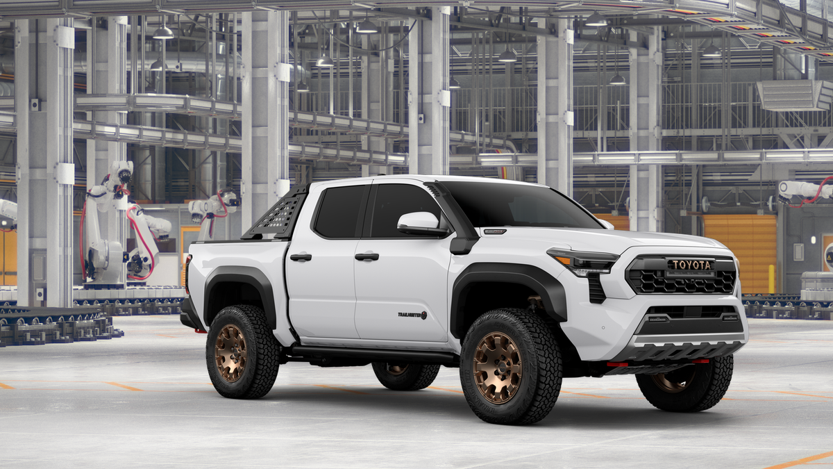 2025 Toyota Tacoma Trailhunter Double Cab photo 17