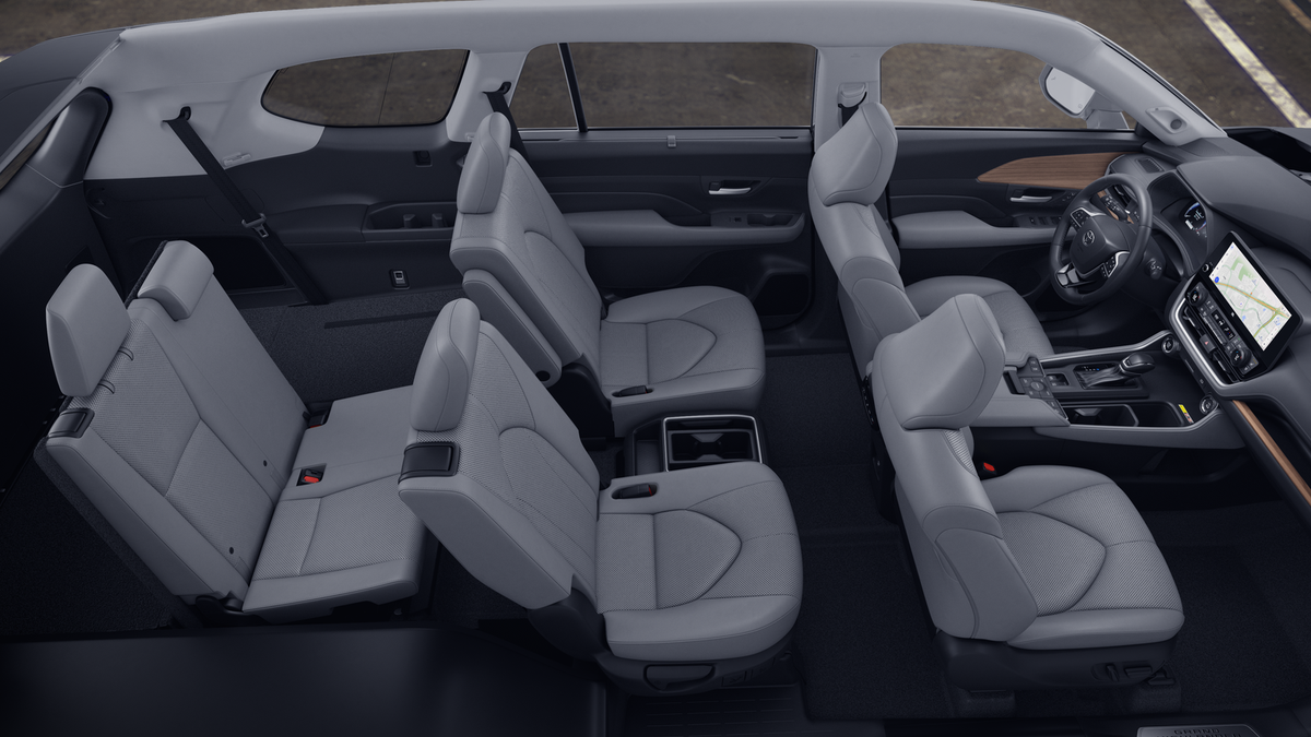 New 2026 Wind Chill Pearl <sup>1</sup> Toyota  Limited image 4