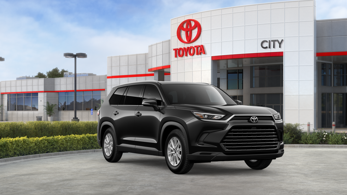 New 2026 Midnight Black Metallic Toyota  XLE image 17