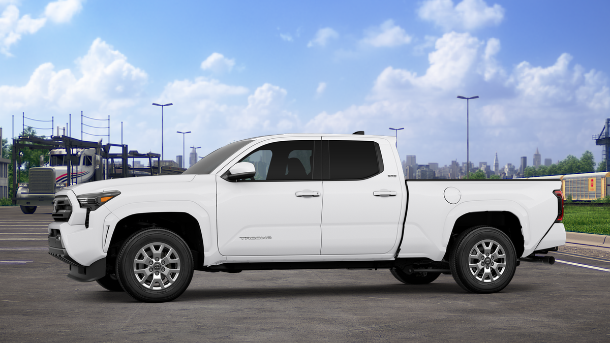 2025 Toyota Tacoma SR5 Double Cab photo 3