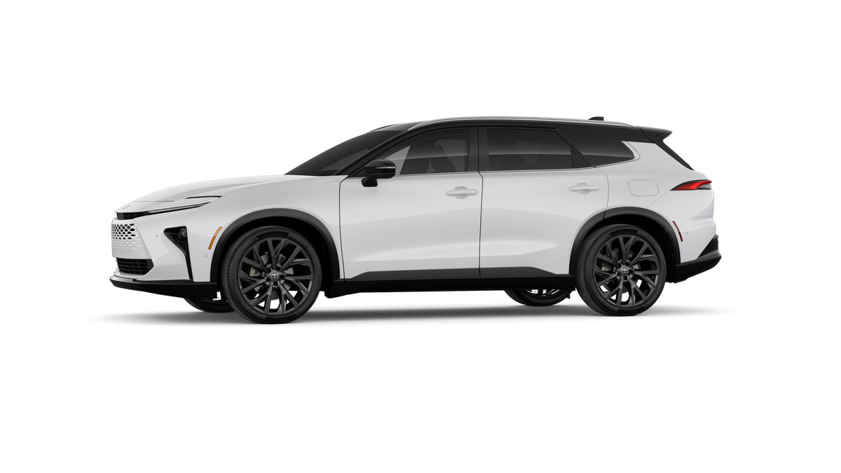 New 2026 Oxygen White with Black roof <sup>1</sup> Toyota  Limited image 5