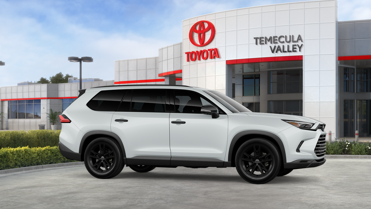 New 2026 Wind Chill Pearl <sup>1</sup> Toyota  Nightshade image 15