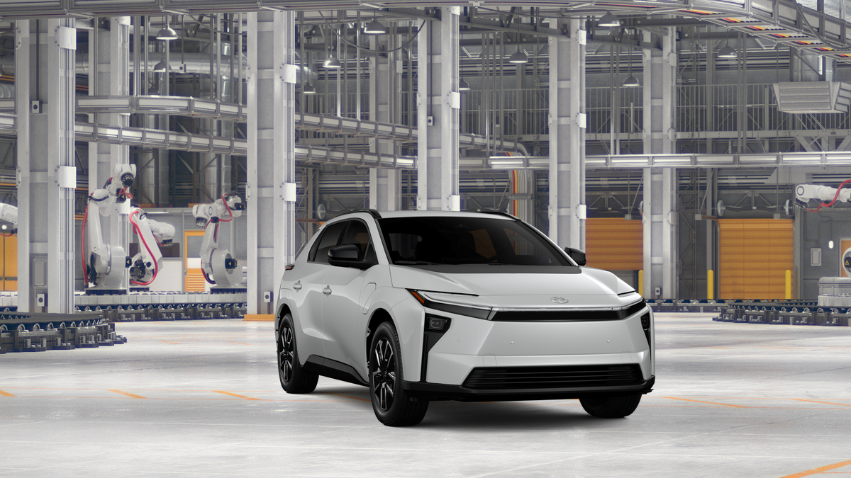 New 2027 Wind Chill Pearl <sup>1</sup> Toyota  XLE image 18