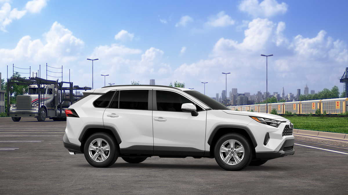 2025 Toyota RAV4 XLE photo 15