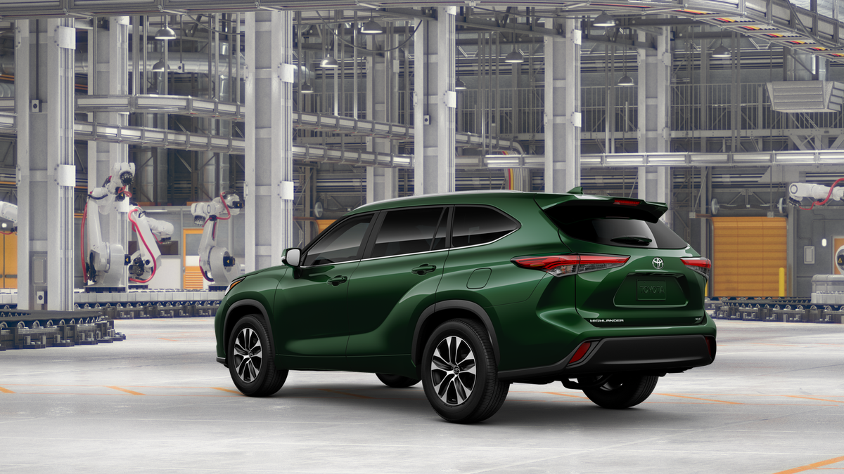 2025 Toyota Highlander XLE photo 8