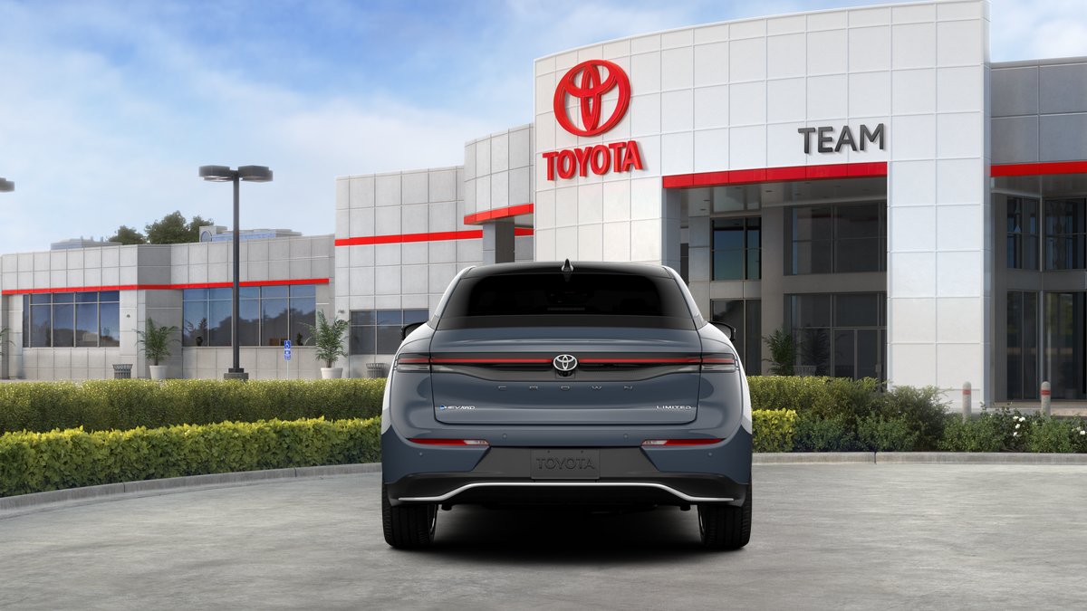 2026 Toyota Crown Limited - Photo 14