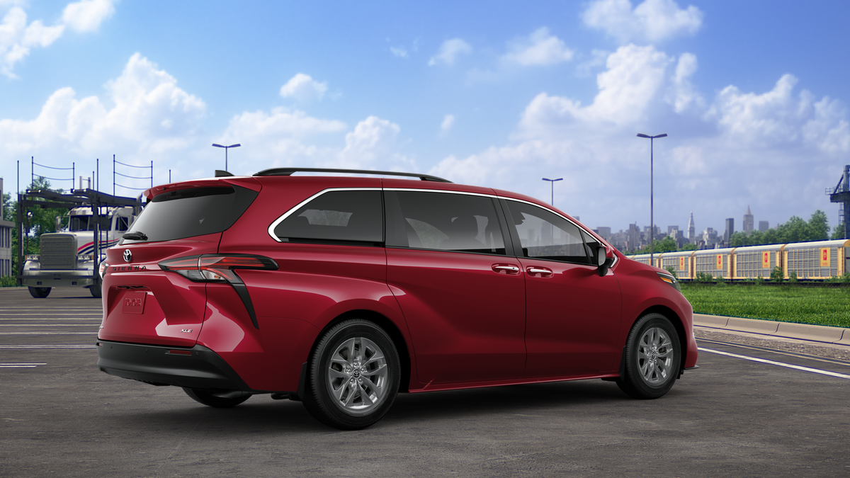 2025 Toyota Sienna XLE photo 10