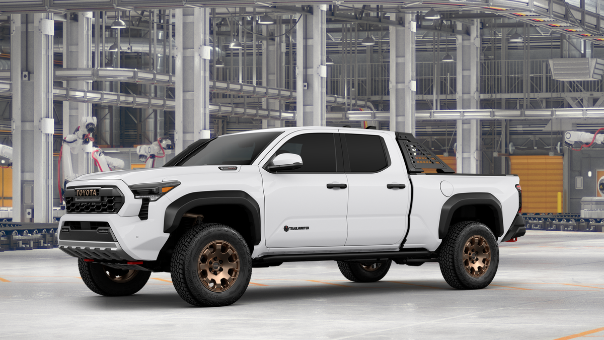 2025 Toyota Tacoma Trailhunter Double Cab photo 2