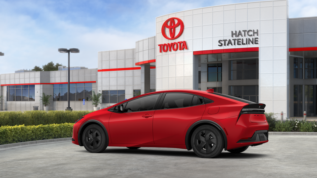 2026 Toyota Prius Plug-in Hybrid SE - Photo 7