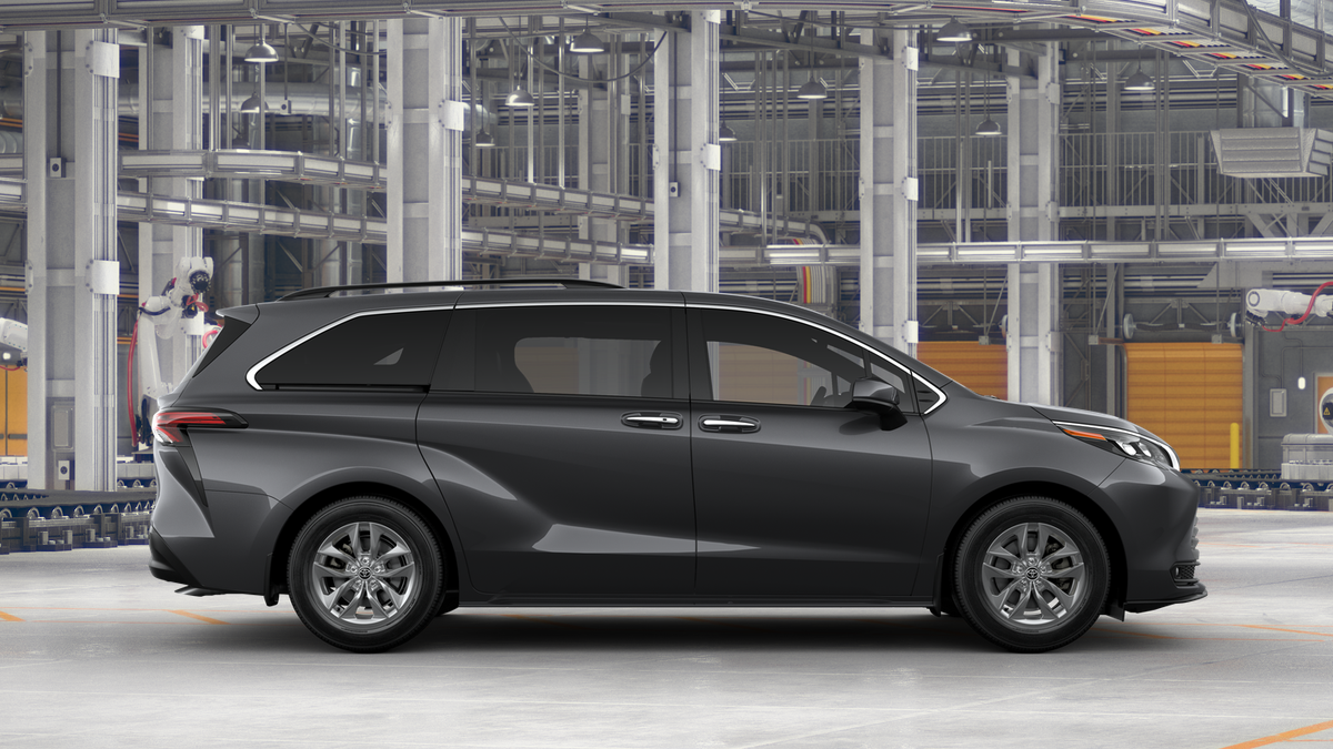 2025 Toyota Sienna XLE photo 14