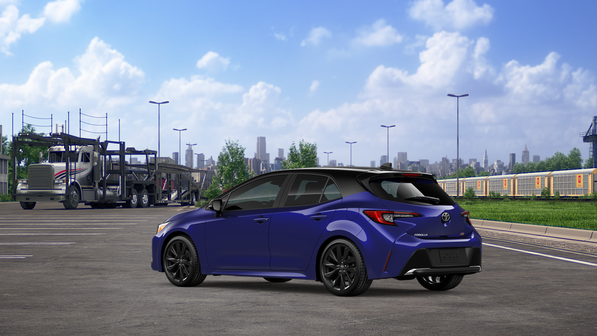 New 2026 Blue Crush Metallic with Midnight Black Metallic roof <sup>1</sup> Toyota  XSE image 8