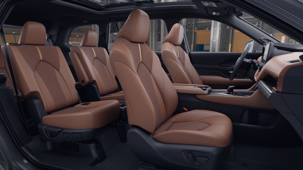 2026 Toyota Highlander Hybrid Platinum photo 20