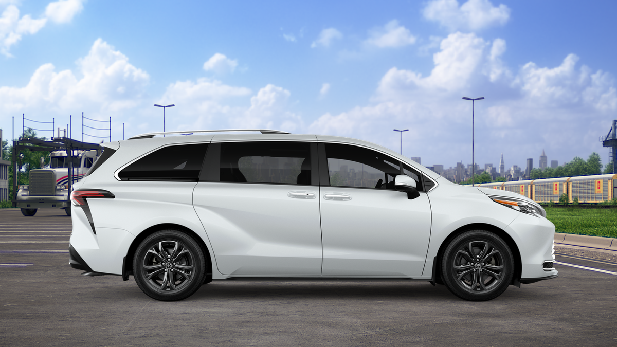 New 2026 Wind Chill Pearl <sup>1</sup> Toyota  Platinum image 14